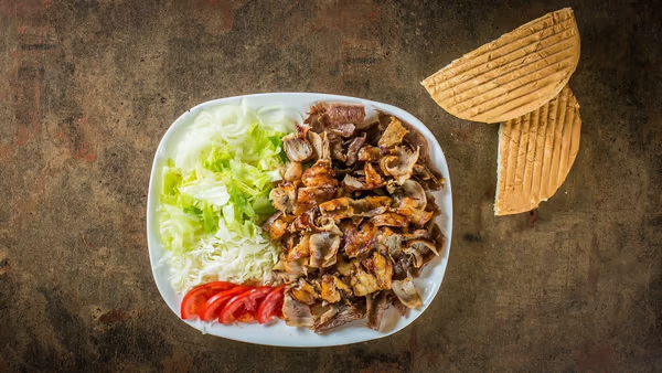 Kebab Krožnik z zlatim pomfrijem