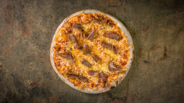 Pizza Kebab z domačo paradižnikovo osnovo