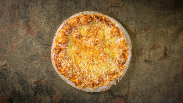 Sveže pečena Pizza Margarita
